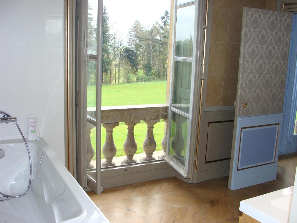 Le Château d'Ailly Parigny  Cameră foto